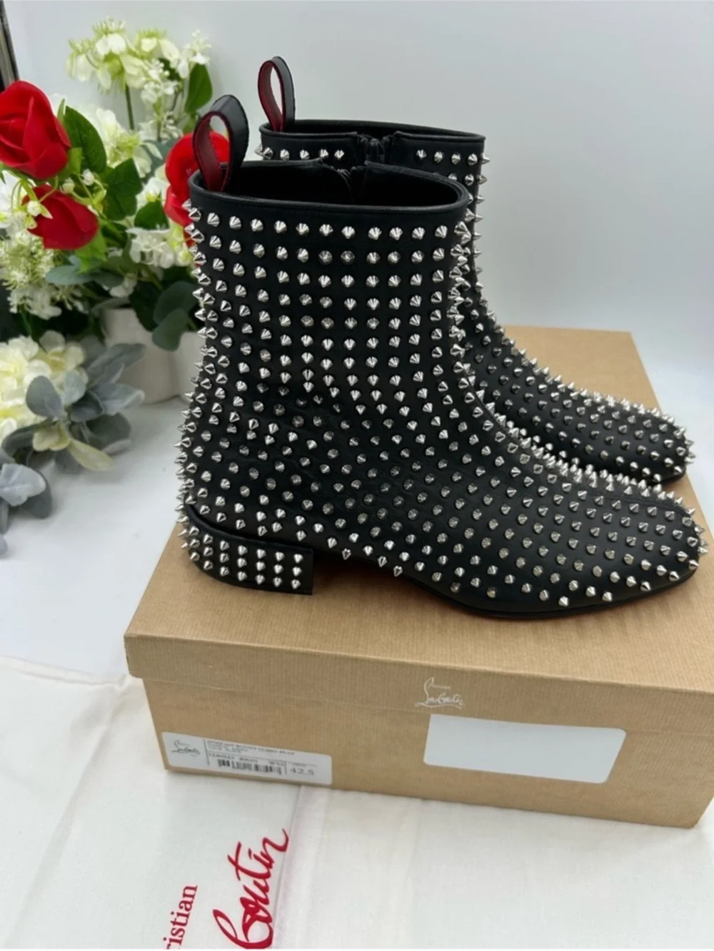Men’s Christian Louboutin SPIKEASY studded leather ankle boots size 42.5